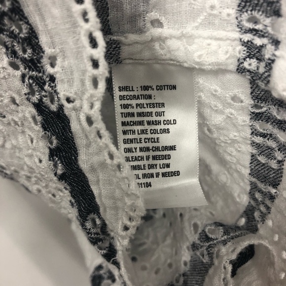 CROWN & IVY STRIPED EYELET SET M - Picture 2 of 3